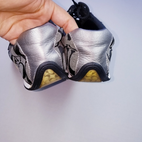 🌸 Coach | Signature Black Tie Sneakers 6‎ - Picture 4 of 8